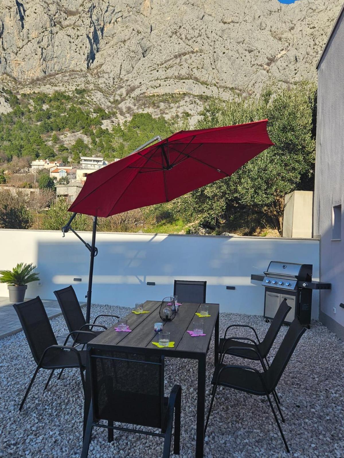 Apartman Koko With Private Jacuzzi Makarska Exterior foto