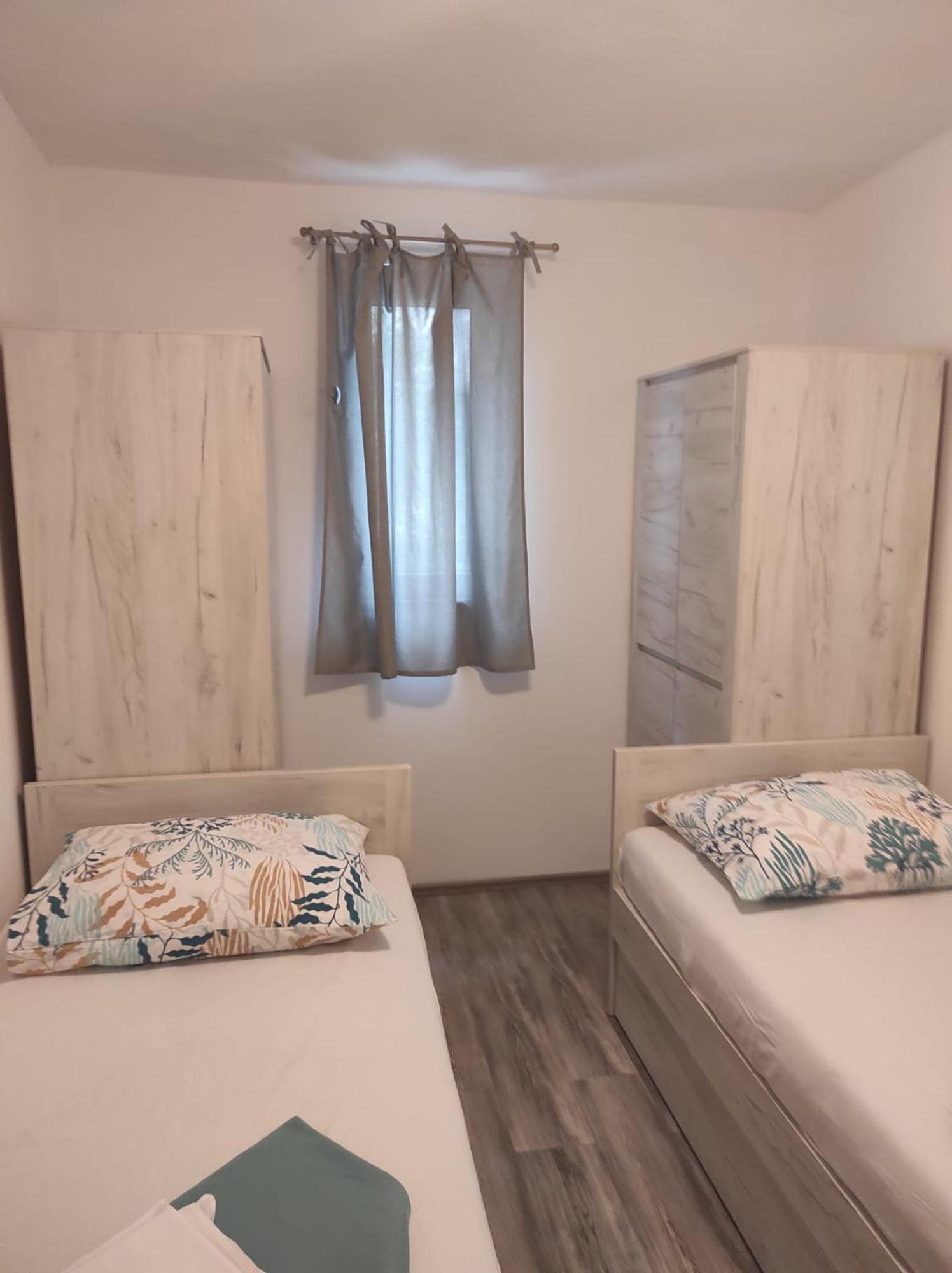Apartman Koko With Private Jacuzzi Makarska Exterior foto