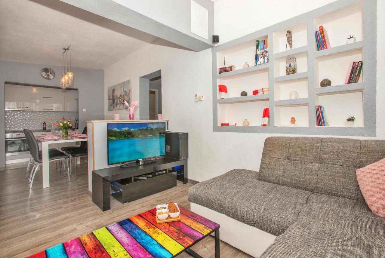 Apartman Koko With Private Jacuzzi Makarska Exterior foto