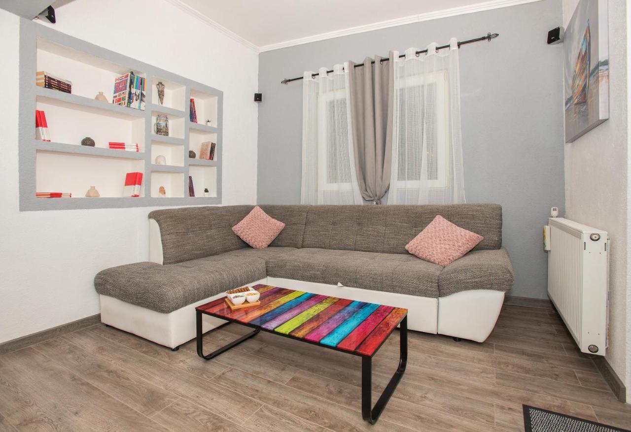 Apartman Koko With Private Jacuzzi Makarska Exterior foto